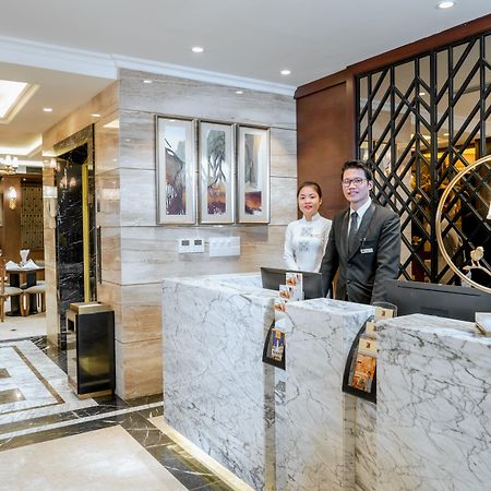 Conifer Grand Hotel Hanoi Buitenkant foto