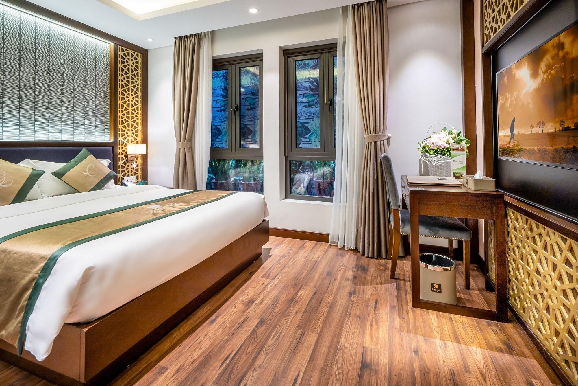Conifer Grand Hotel Hanoi Buitenkant foto