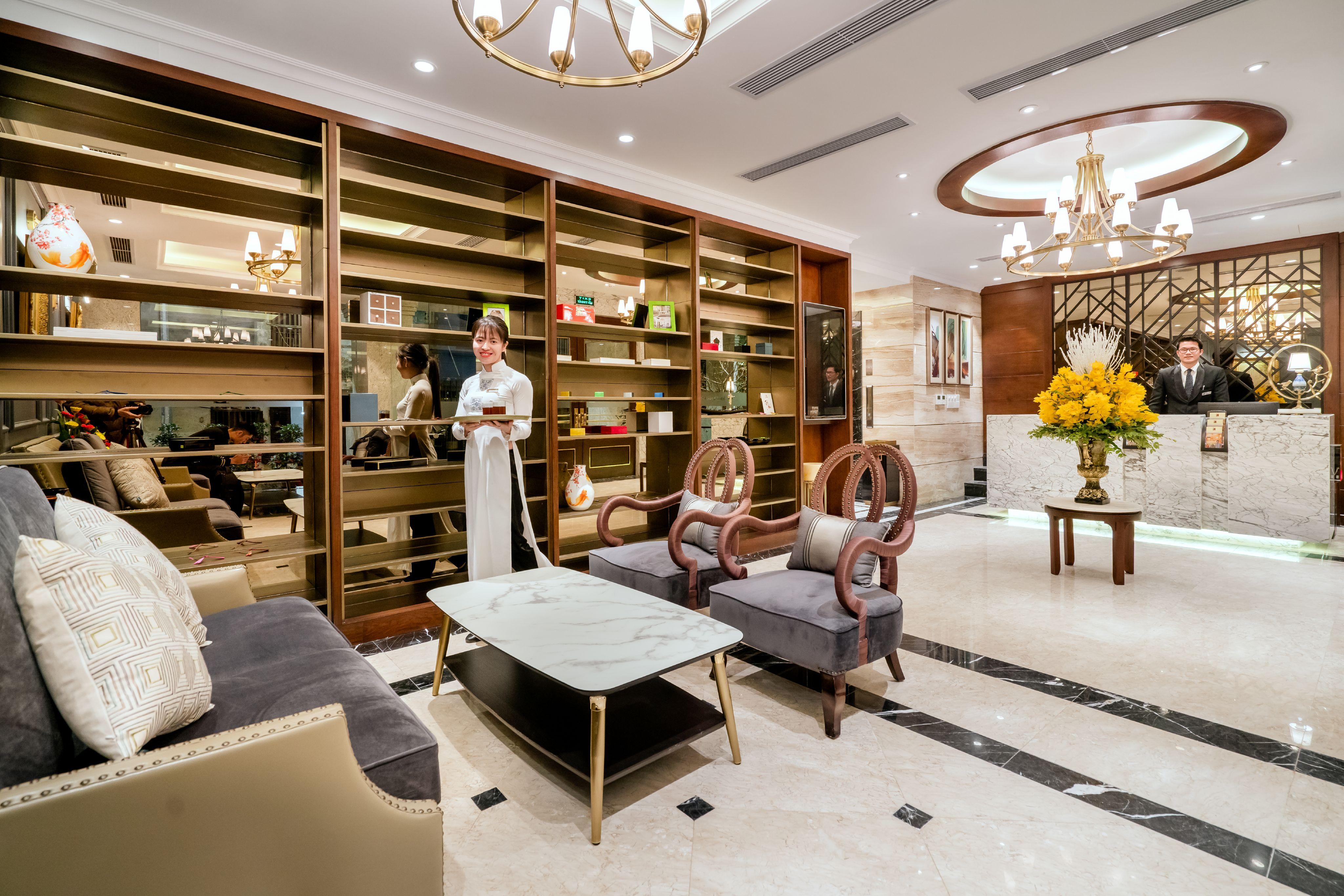 Conifer Grand Hotel Hanoi Buitenkant foto