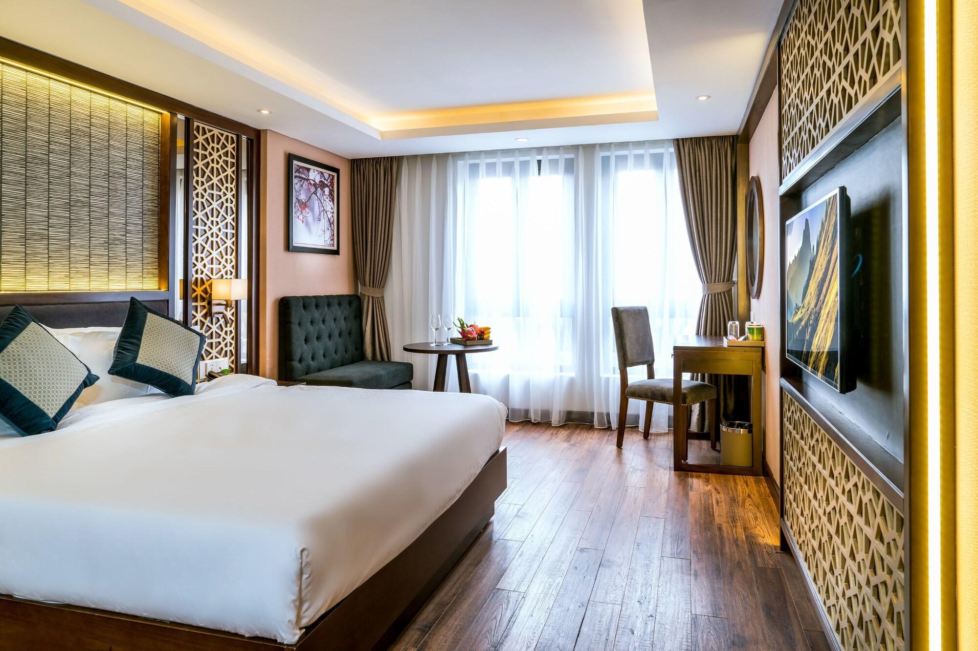 Conifer Grand Hotel Hanoi Buitenkant foto