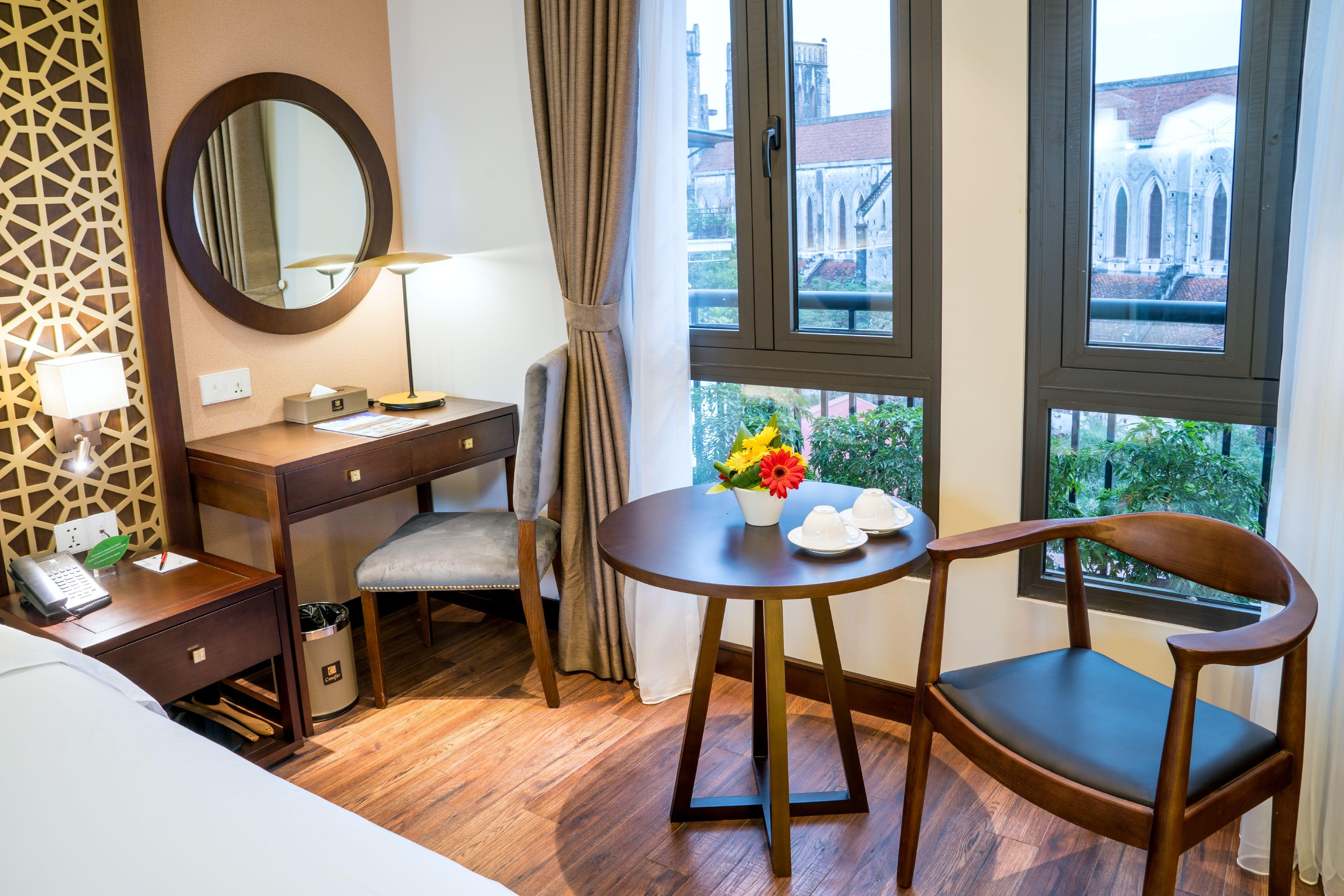 Conifer Grand Hotel Hanoi Buitenkant foto