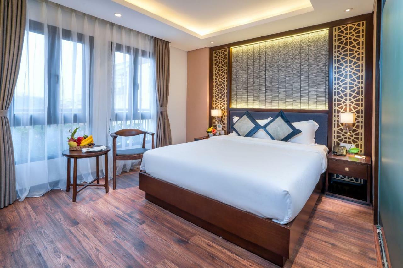 Conifer Grand Hotel Hanoi Buitenkant foto