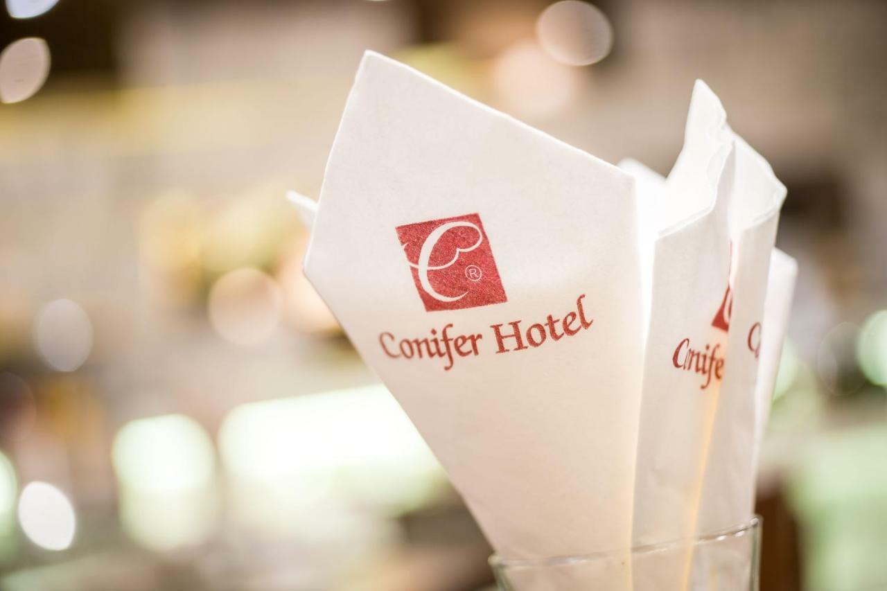 Conifer Grand Hotel Hanoi Buitenkant foto