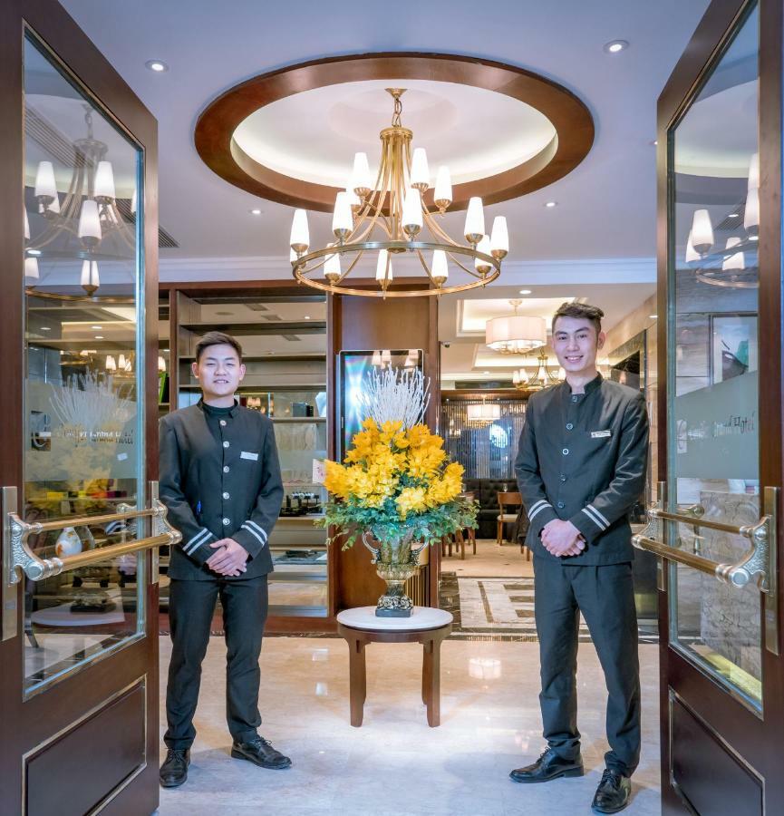 Conifer Grand Hotel Hanoi Buitenkant foto