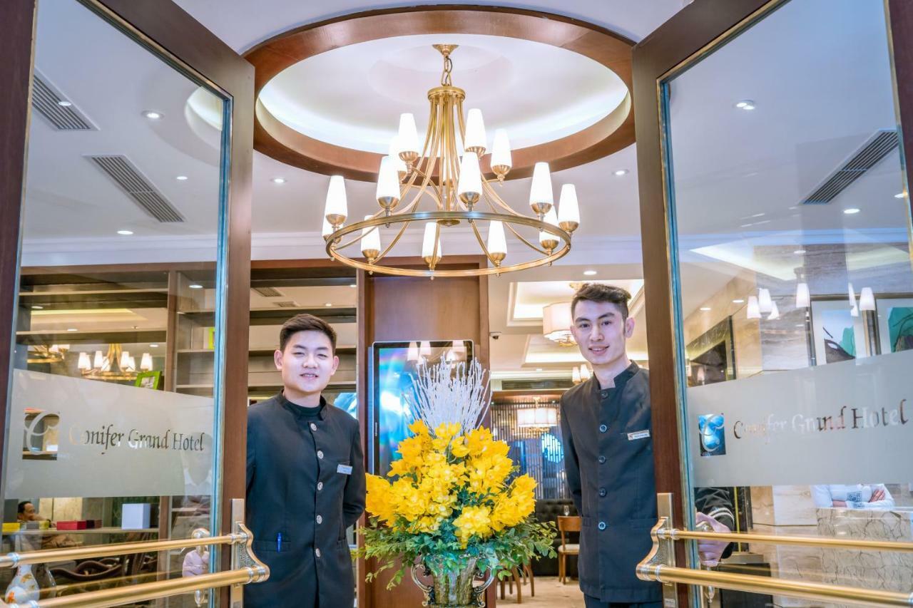 Conifer Grand Hotel Hanoi Buitenkant foto